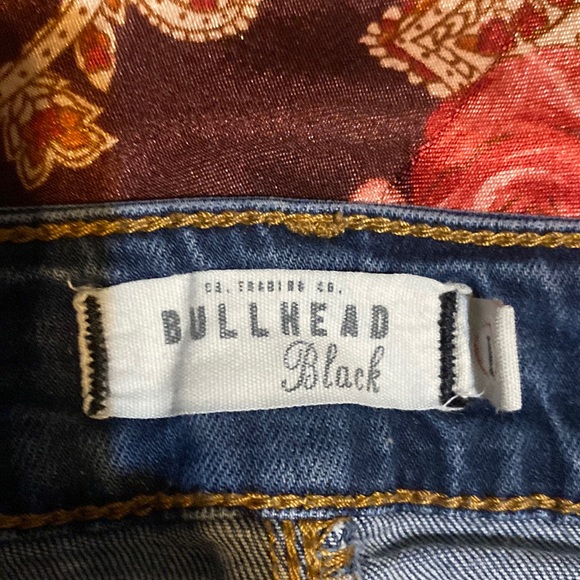 Bullhead Jeans - Picture 2 of 3
